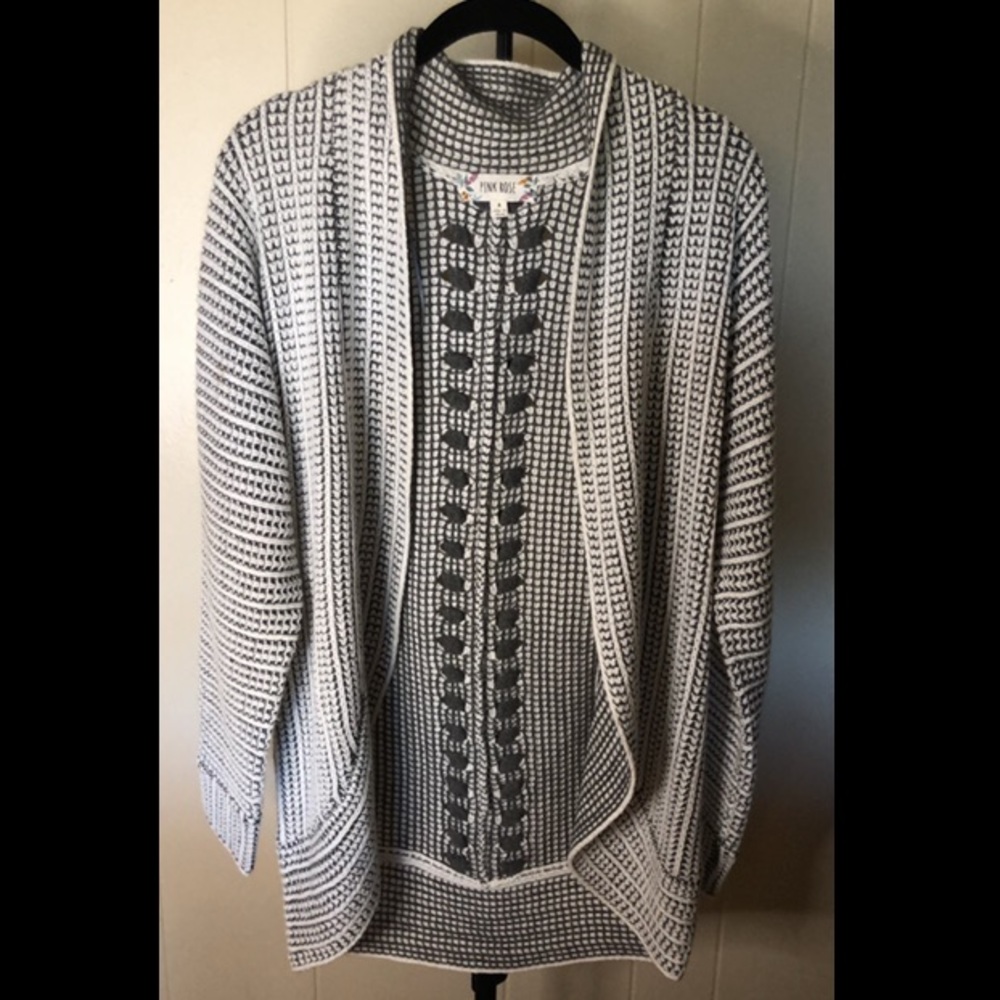 Grey and white sweater/cardigan - pink rose